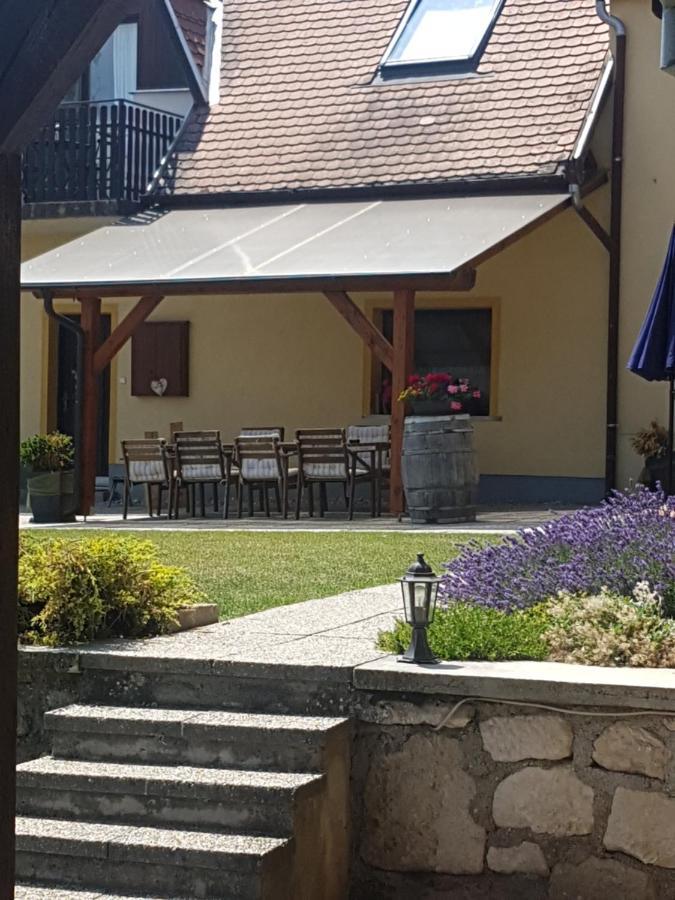 Bed and Breakfast Huber Panzio à Fertőrákos Extérieur photo