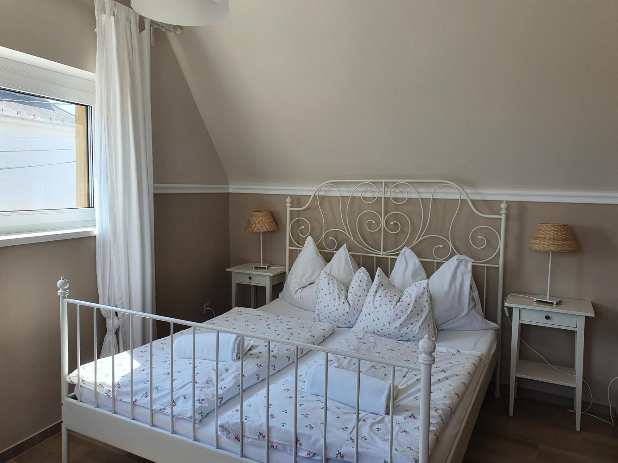 Bed and Breakfast Huber Panzio à Fertőrákos Extérieur photo